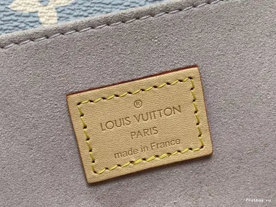 First bag ru METIS LOUIS EAST VUITTON POCHETTE WEST 0406